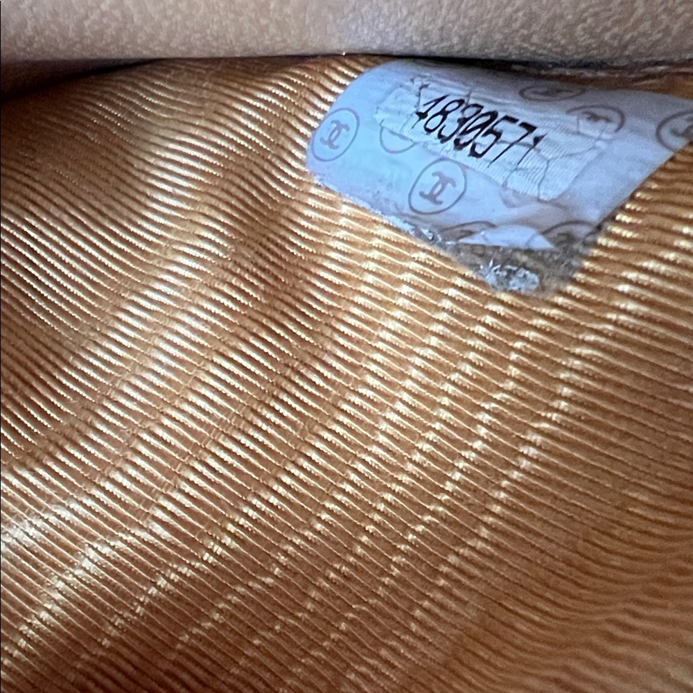 CHANEL Caviar Pebbled Wallet (Beige) - Picture 8 of 12